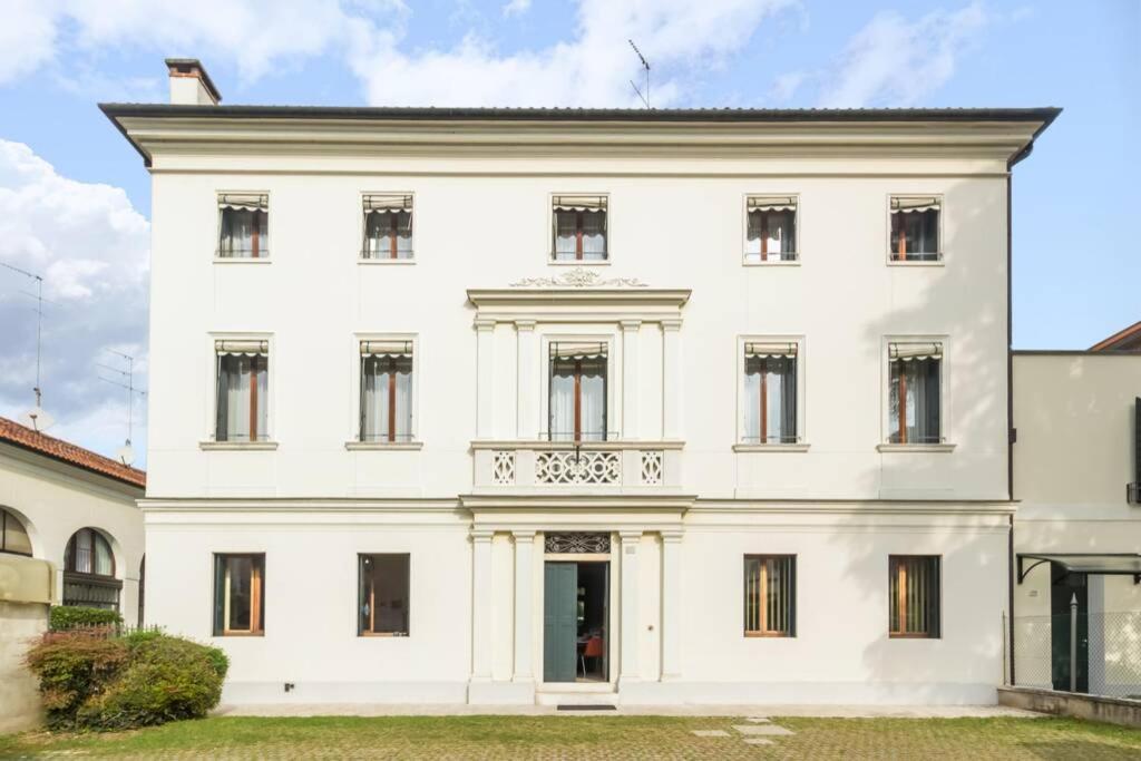 Dadahome Elegante Appartamento Vicino Al Centro Treviso Exterior photo