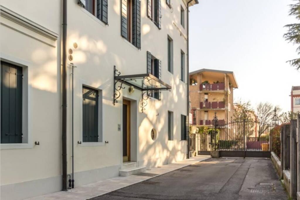 Dadahome Elegante Appartamento Vicino Al Centro Treviso Exterior photo